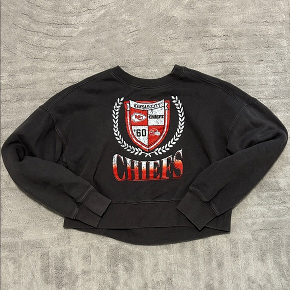 Kansas City Chiefs Cropped Sweatshirt (Women’s Medium) - Picture 1 of 3